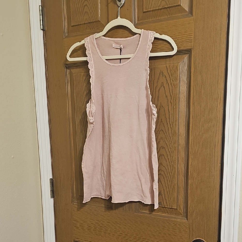 Unsubscribed Pink Sleeveless Lace Trim Top M Nwt